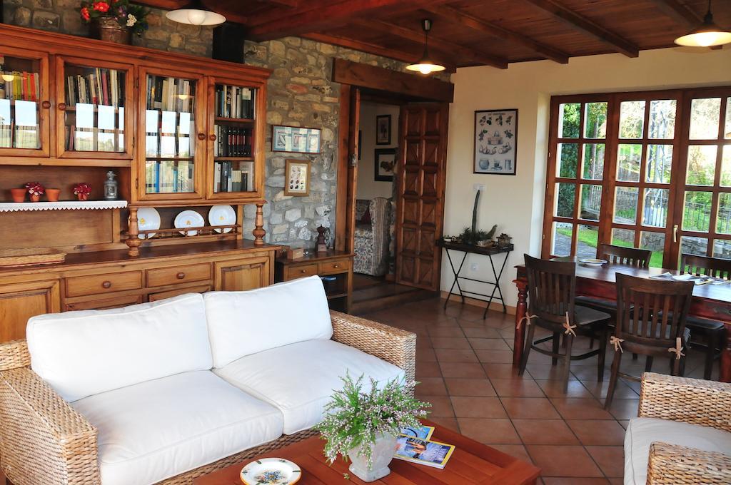 Casa Rural Llugaron I Guest House Miravalles Luaran gambar